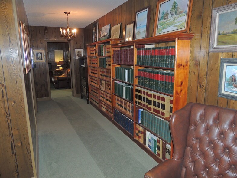 More Photos Of 198 North Main St, Rutland Town Office For Lease