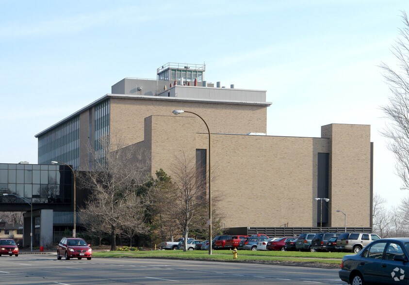 More Photos Of 1964 Lake Ave, Rochester Manufacturing For Sale