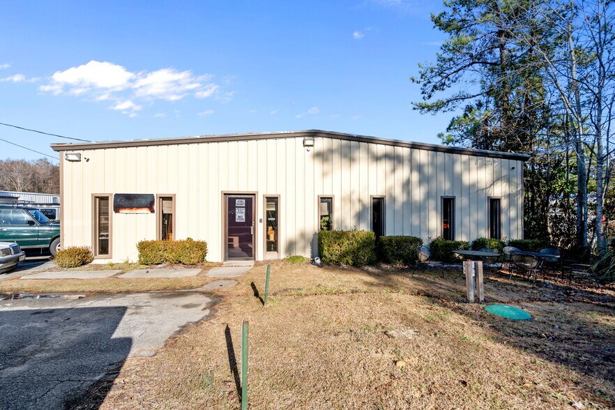 More Photos Of 4704 N College Rd, Castle Hayne Warehouse For Lease