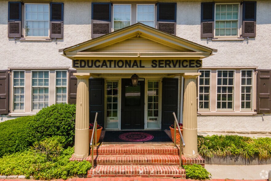 More Photos Of 531 E Lancaster Ave, Wayne Office Residential For Lease