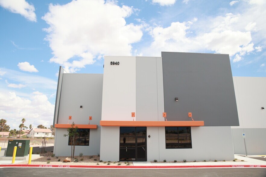 More Photos Of 5940 McLeod Dr, Las Vegas Warehouse For Lease