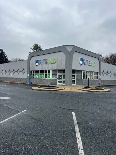 Primary Photo Of 2 Cumberland St, Lebanon Drugstore For Lease