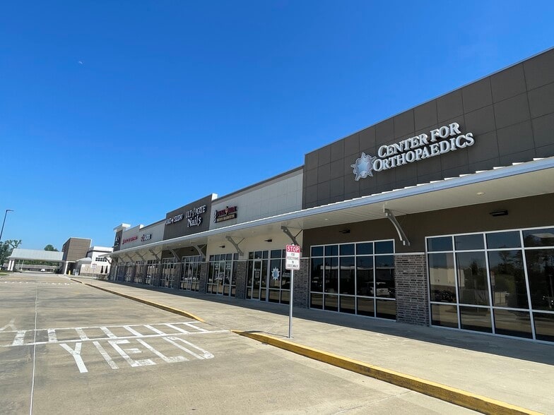 More Photos Of 1355 Sam Houston Jones Pky, Moss Bluff Department Store For Lease