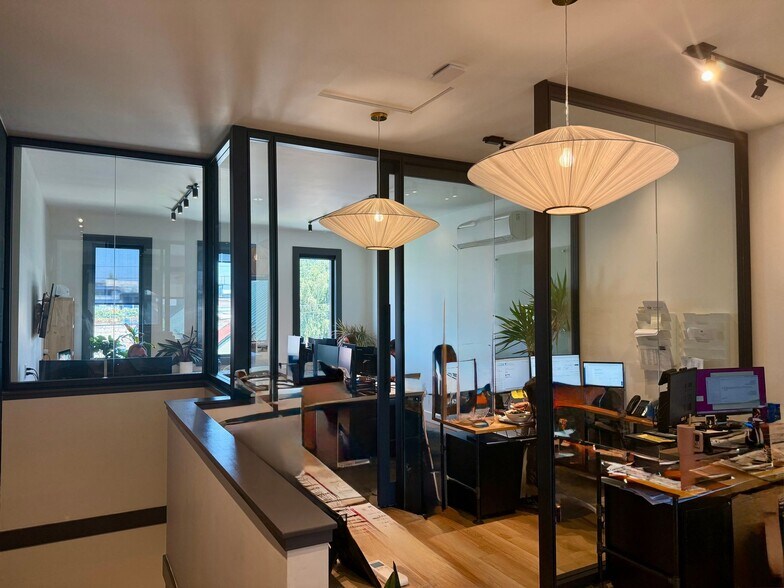 More Photos Of 639 Pembroke St, Victoria Industrial For Sale
