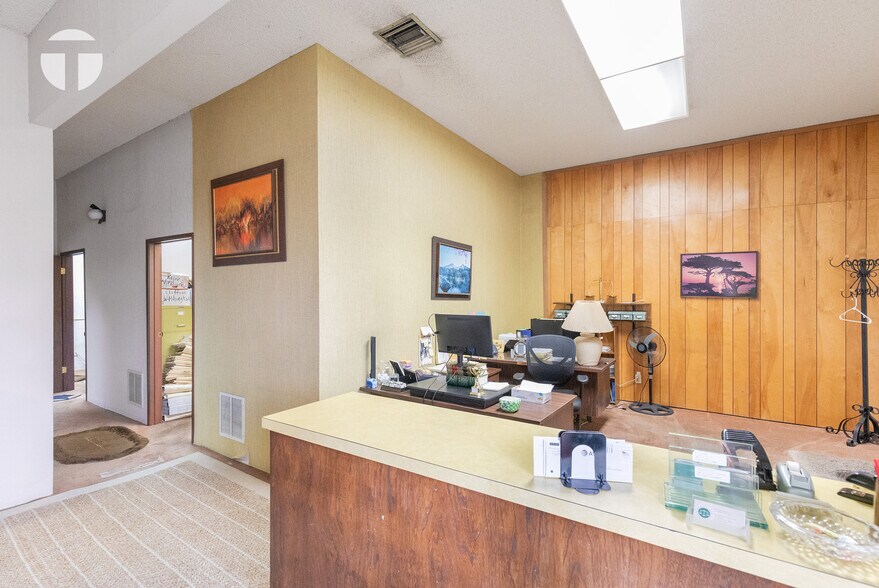 More Photos Of 2001-2005 S St, Sacramento Office For Sale