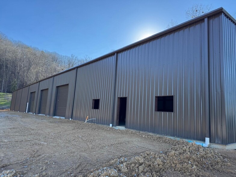 Primary Photo Of 300 Midridge Ln, Pelham Warehouse For Sale