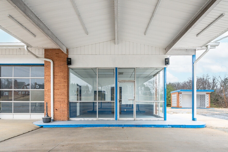 More Photos Of 4927 S Amherst Hwy, Madison Heights Specialty For Sale