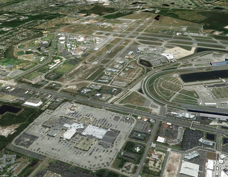 More Photos Of 1700 W International Speedway Blvd, Daytona Beach Department Store For Sale