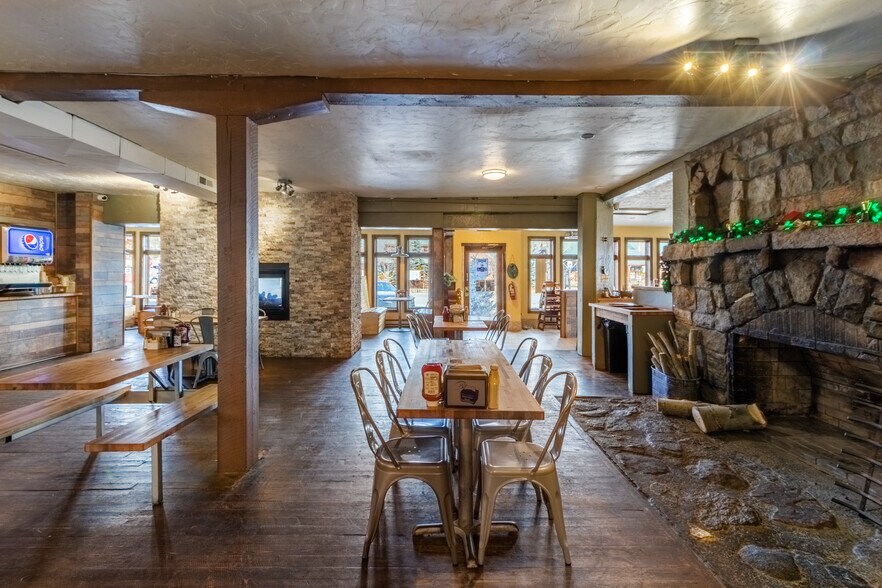 More Photos Of 1000 Grand Ave, Grand Lake Restaurant For Sale