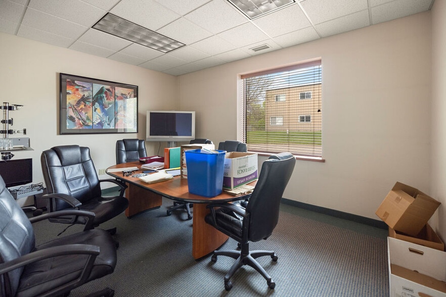 More Photos Of 3209 Terminal Dr, Eagan Warehouse For Sale