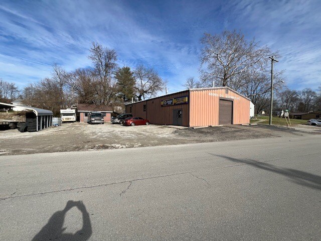 More Photos Of 202 N High St, Mount Orab Auto Repair For Sale