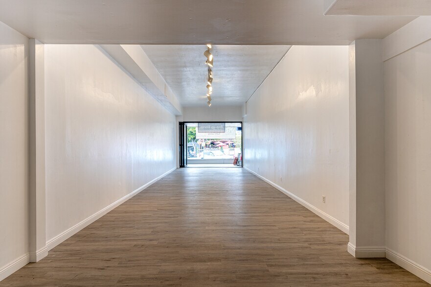 More Photos Of 7444-7470 Girard Ave, La Jolla Storefront Retail Office For Lease