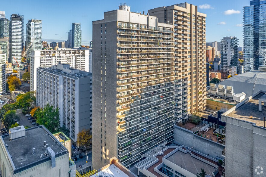 More Photos Of 20 Carlton Street, 25 Wood St, Toronto Apartments For Lease