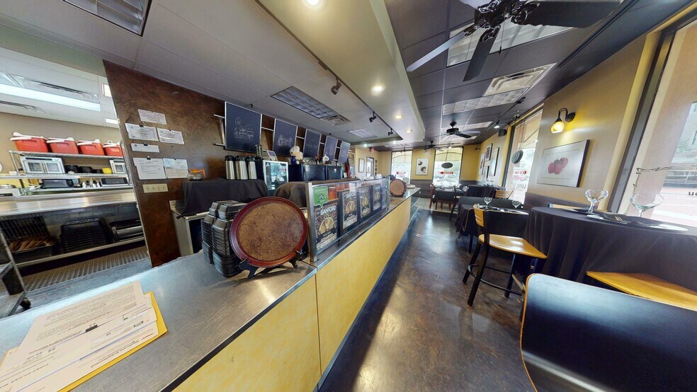 More Photos Of 101 W 1st St, Sanford Storefront For Sale