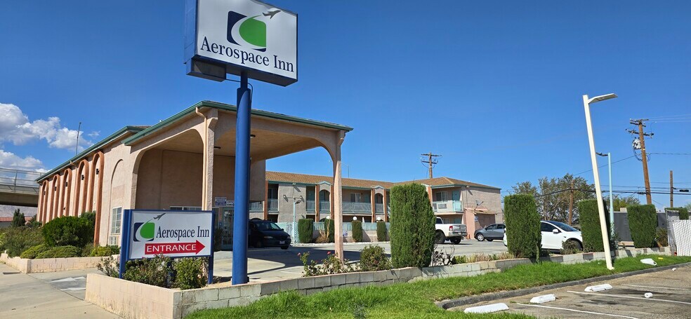 Primary Photo Of 16352 Sierra Hwy, Mojave Hotel For Sale