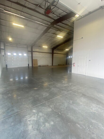 More Photos Of 7007 Cowboy Way, Billings Warehouse For Lease