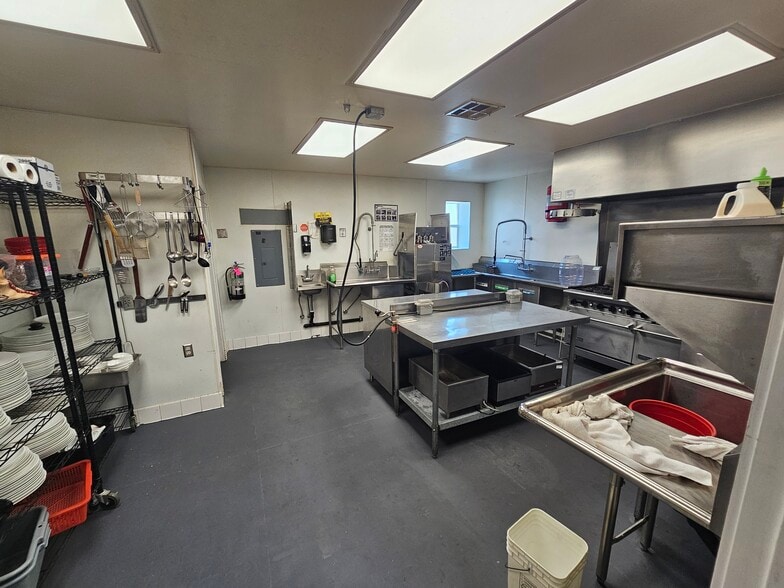 More Photos Of 300 E Main St, San Jacinto Lodge Meeting Hall For Sale