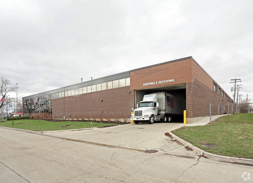More Photos Of 545-549 W Lake St, Elmhurst Warehouse For Lease