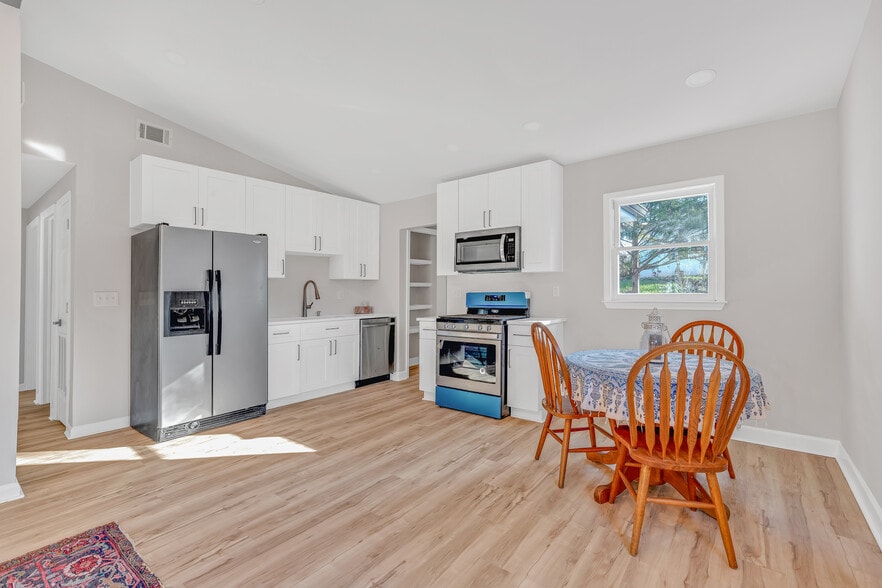 More Photos Of , Marietta Unknown For Sale