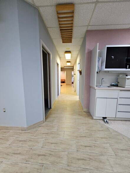 More Photos Of 1815 Schadt Ave, Whitehall Medical For Lease