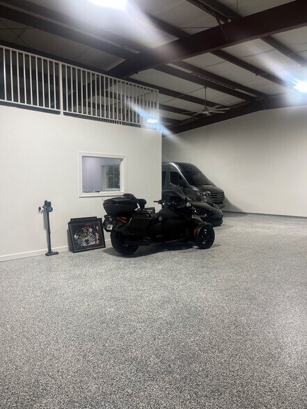 More Photos Of 3209 Van Buren Ave, Naples Manufacturing For Sale