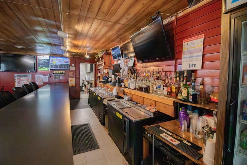More Photos Of 160 Maincross St, Eldorado Bar For Sale