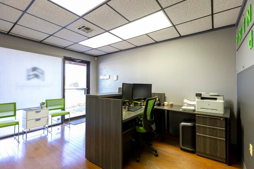 More Photos Of 770 W Rock Creek Rd, Norman Office For Lease