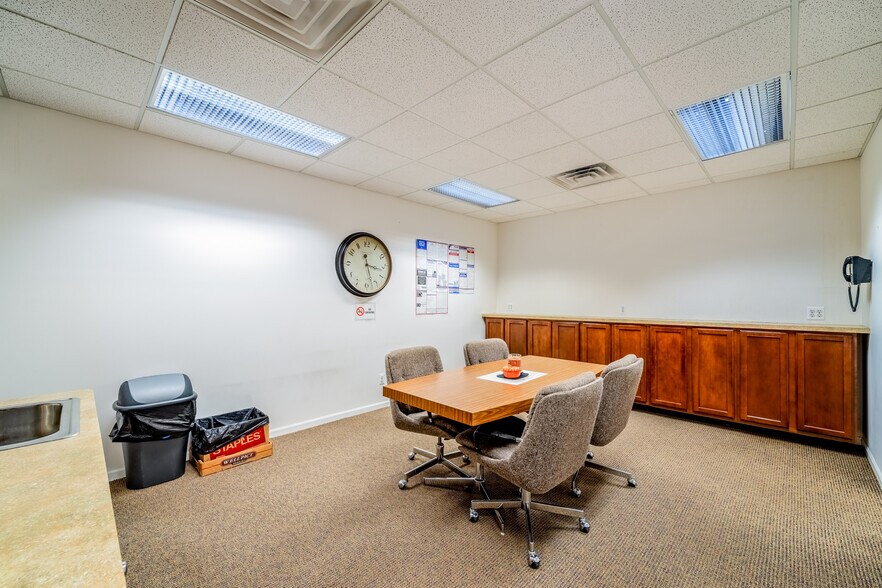 More Photos Of 4615-4621 S Wayne Rd, Wayne Storefront For Sale