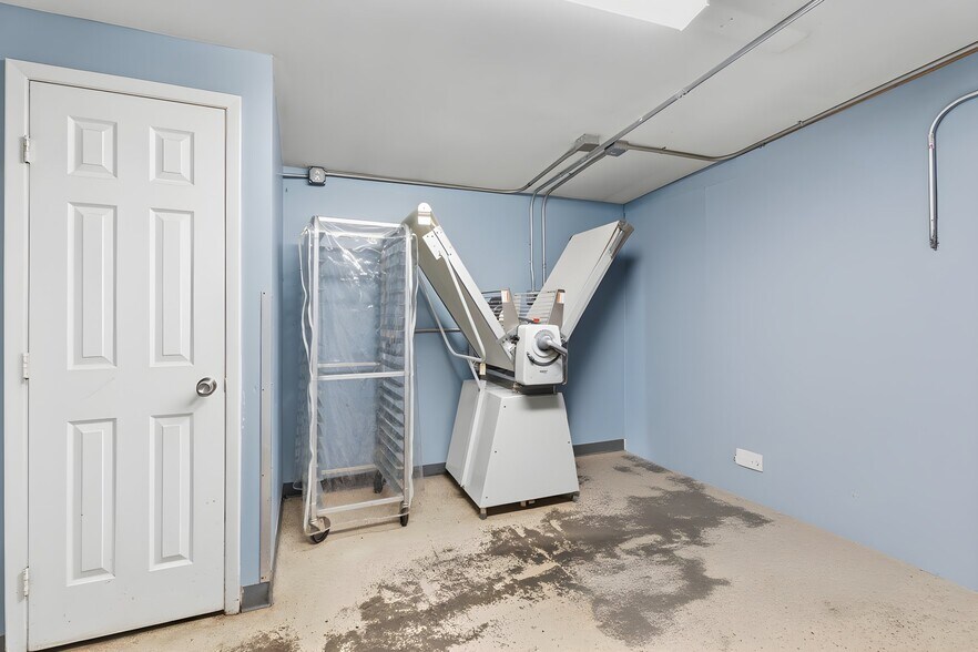 More Photos Of 1346 Elmira Rd, Newfield Restaurant For Sale