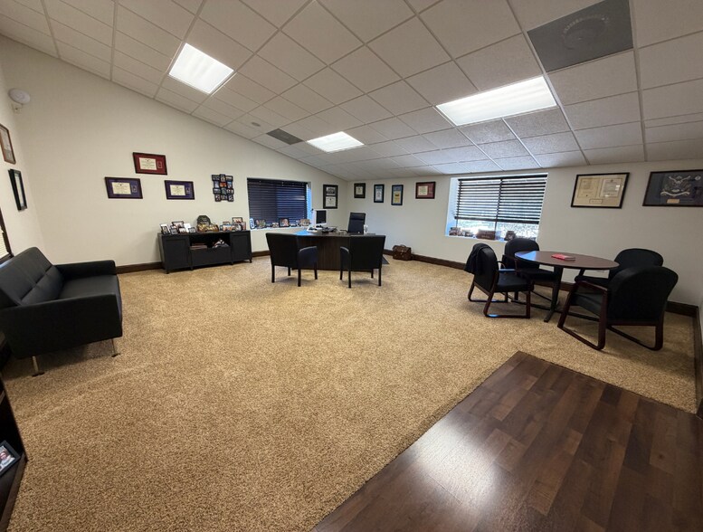 More Photos Of 14000 Old Richmond Rd, Sugar Land Warehouse For Lease