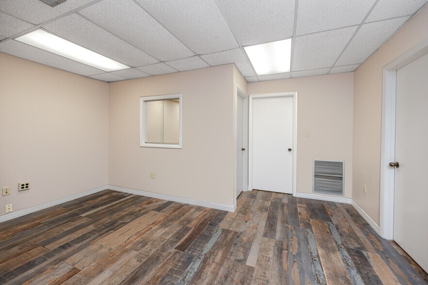 More Photos Of 6449 38th Ave, Saint Petersburg Medical For Lease