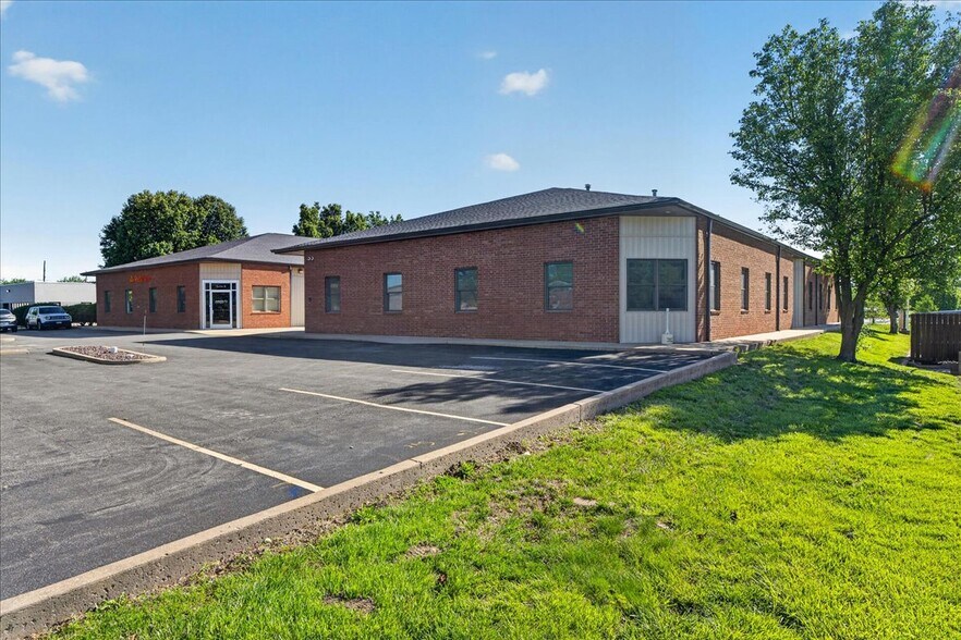 More Photos Of 618 Cepi Dr, Chesterfield Office For Lease