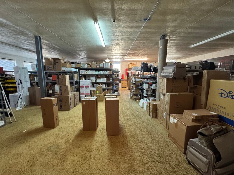 More Photos Of 223 E Main Ave, Bismarck Showroom For Sale