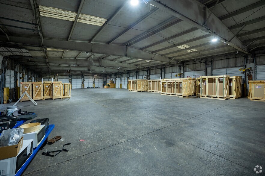 More Photos Of 1336 Matzinger Rd, Toledo Truck Terminal For Lease