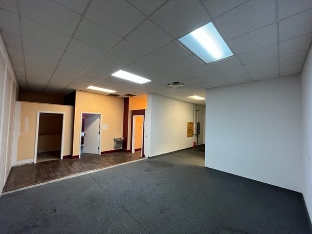 More Photos Of 4894 Jonesboro Rd, Forest Park Freestanding For Lease