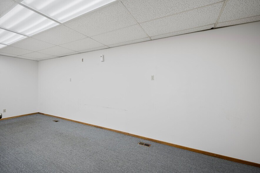 More Photos Of 1401-1405 Silver Lake Rd, New Brighton Medical For Lease