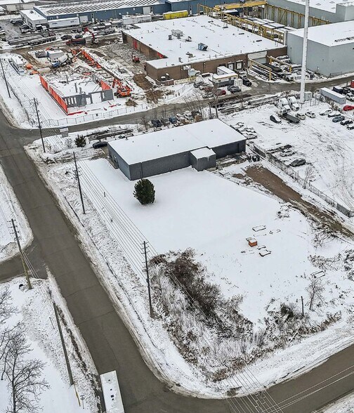 More Photos Of 11 Massey Rd, Guelph Flex For Sale