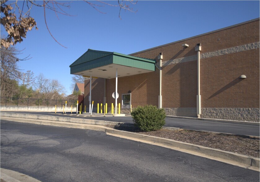More Photos Of 18 College Ave, Elberton General Retail For Sale