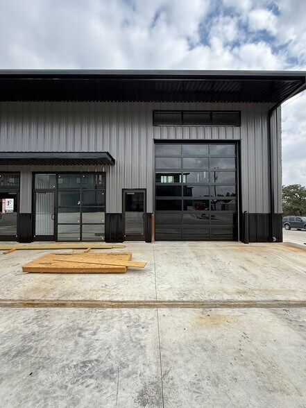 More Photos Of 451 Farrell Rd, Dripping Springs Unknown For Lease