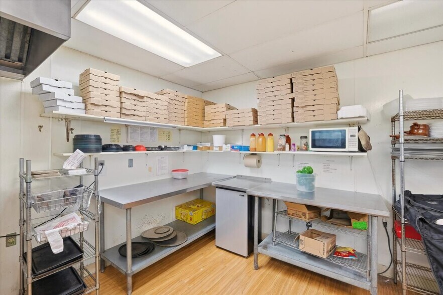 More Photos Of 547 E Main St, Ashland Restaurant For Sale