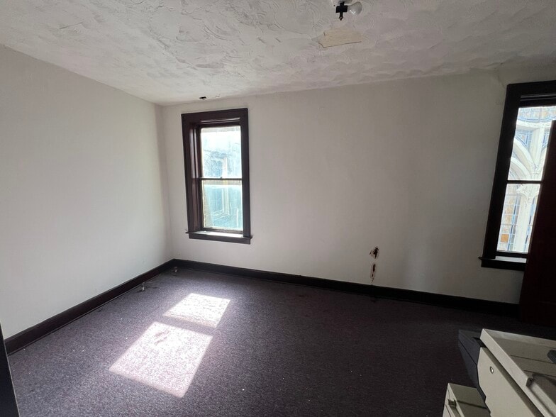 More Photos Of 9500 Stoepel St, Detroit Religious Facility For Sale