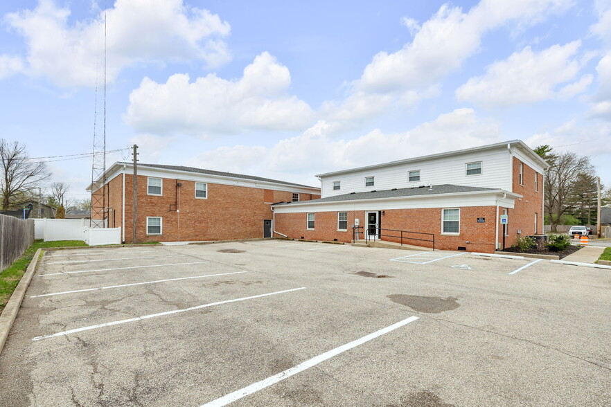 More Photos Of 10455-10499 N College Ave, Carmel Office For Sale