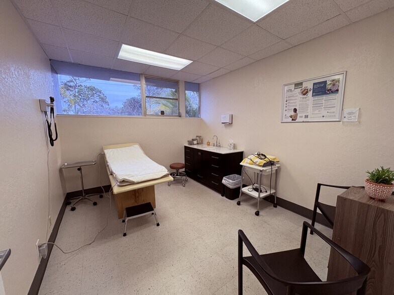More Photos Of 1201 S Highland Ave, Clearwater Medical For Lease