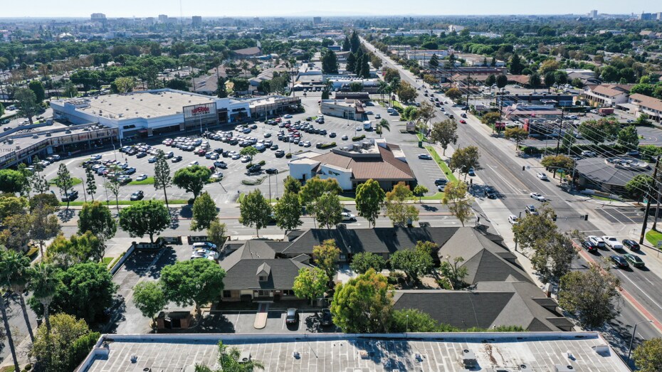 More Photos Of 1810 E 17th St, Santa Ana Medical For Lease