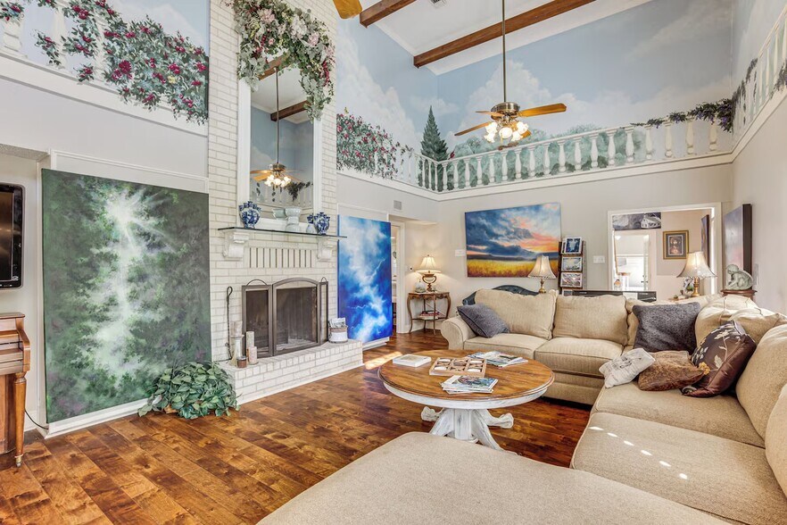 More Photos Of 601 N Shipp St, Madisonville Specialty For Sale