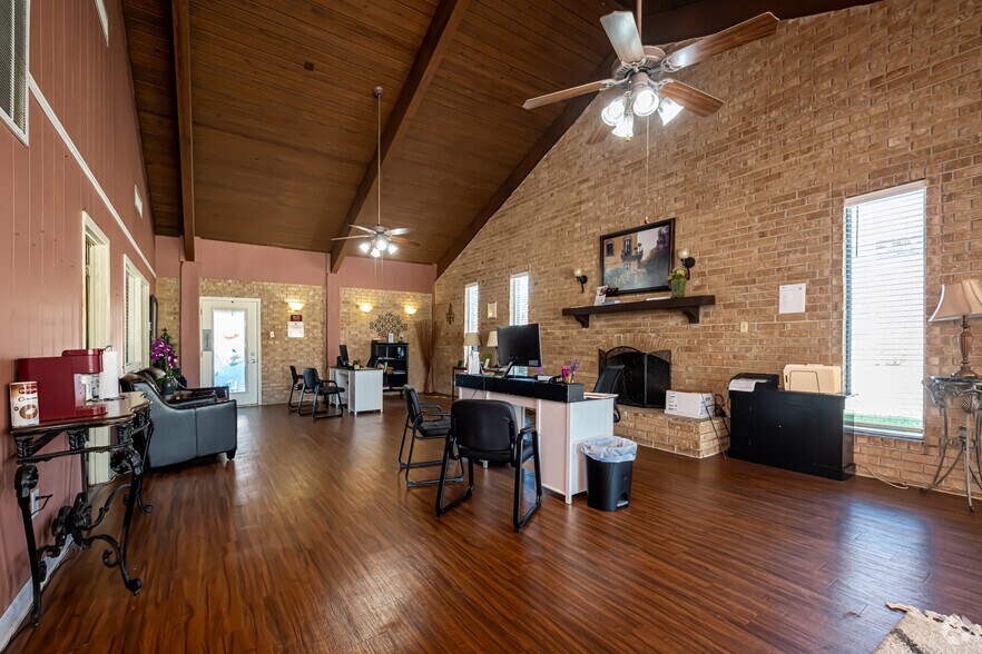 More Photos Of 10530 Florida Blvd, Baton Rouge Apartments For Sale