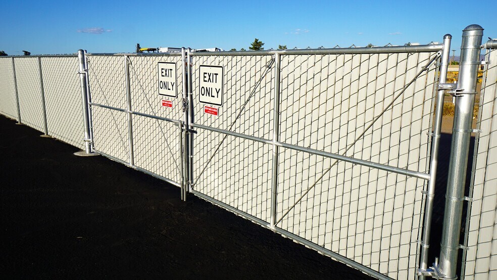 More Photos Of 4030 Stockton Hill Rd, Kingman Light Distribution For Sale