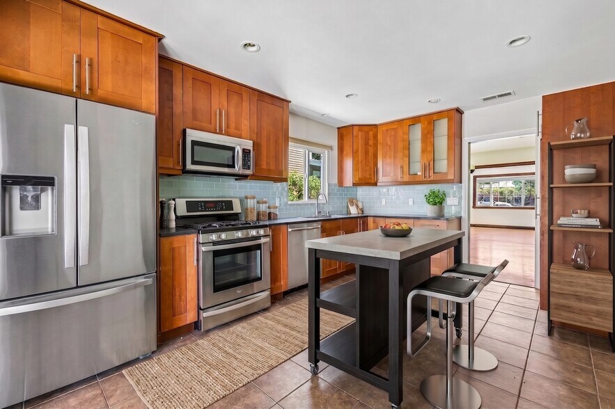 More Photos Of 3378 N Mountain View Dr, San Diego Apartments For Sale