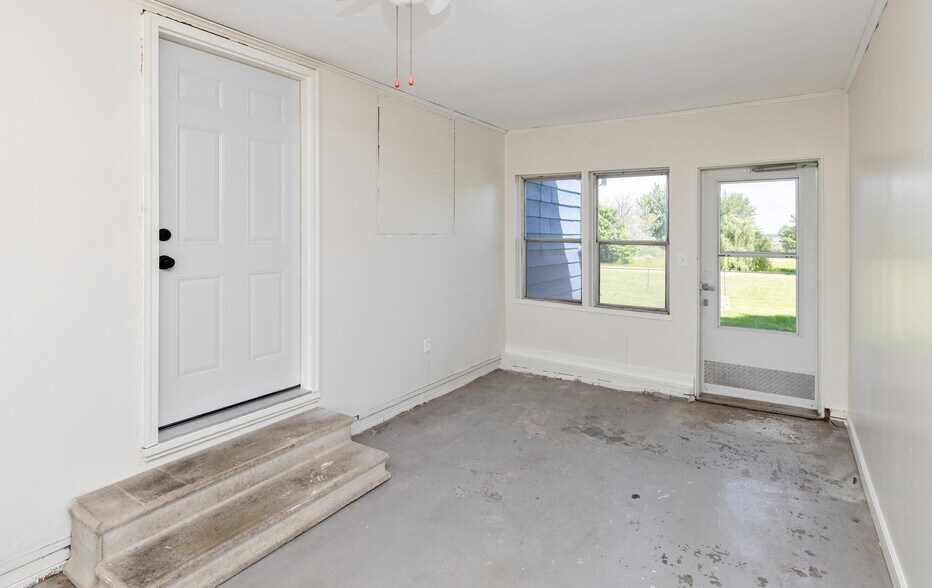 More Photos Of 1100 2nd St NE, Bondurant Industrial For Sale