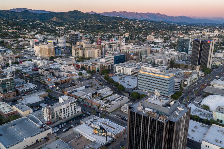 More Photos Of 1518 Cahuenga Blvd, Los Angeles Bar For Lease
